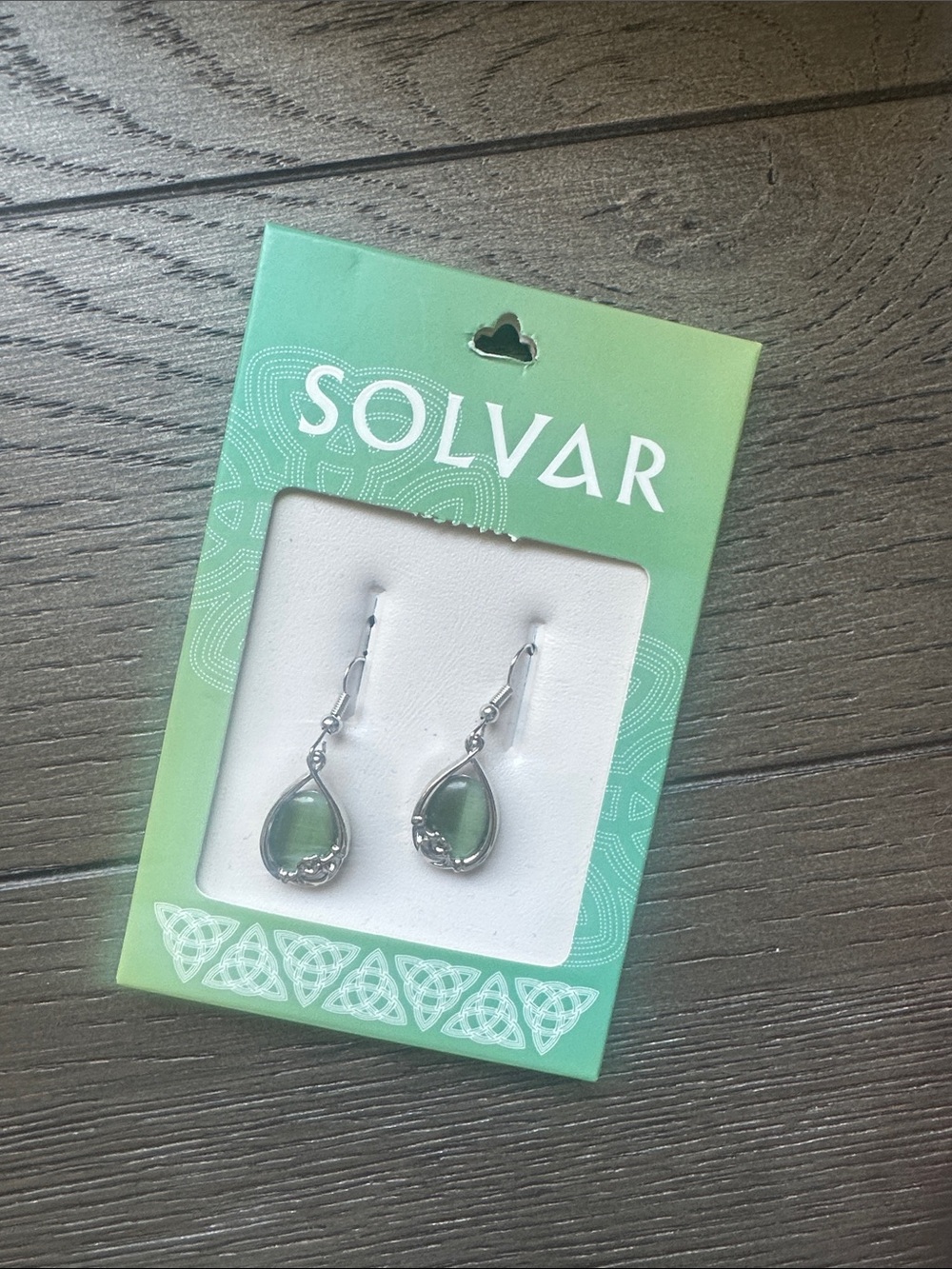 Celtic Cats Eye Claddagh Earrings